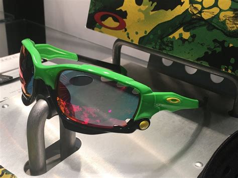 where to sell oakley sunglasses